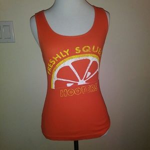 "Freshly Squeezed" Hooters tank top size M